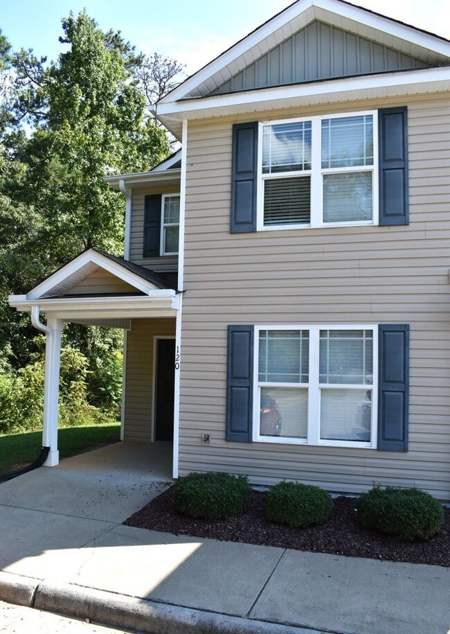 Building Photo - MOVE IN SPECIAL!!! $200 OFF FIRST MONTHS RENT