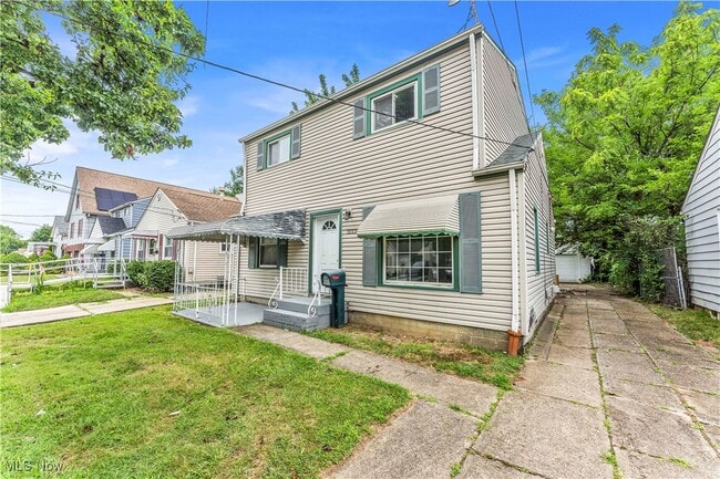 Building Photo - 13338 Bennington Ave