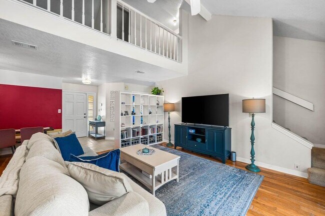 Foto del edificio - 408 Ridge Wood Cir