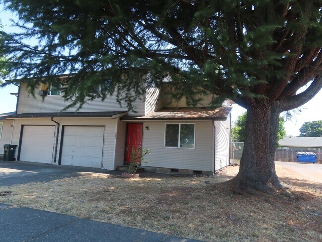 Building Photo - 219S40th - FH