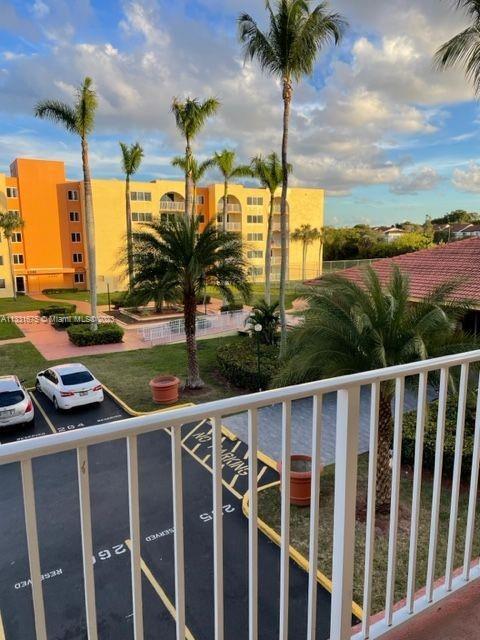 Foto principal - 6990 NW 186th St