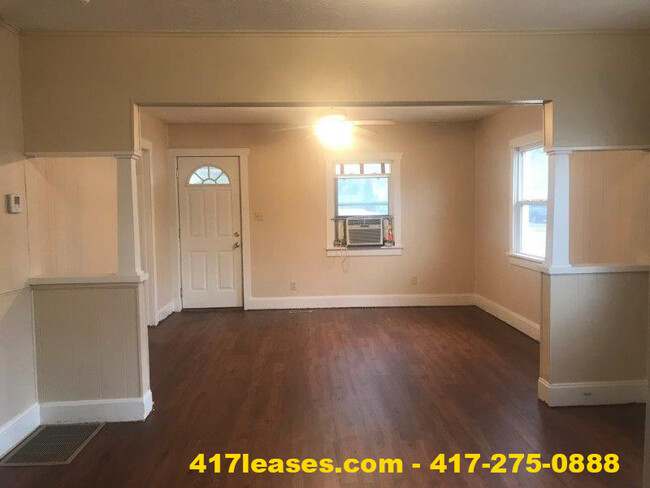 Foto del edificio - 2229 N Johnston Ave