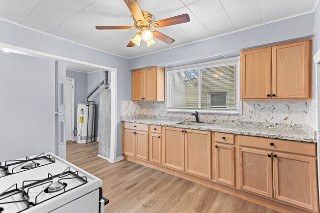 Building Photo - 23123 Lambrecht Ave