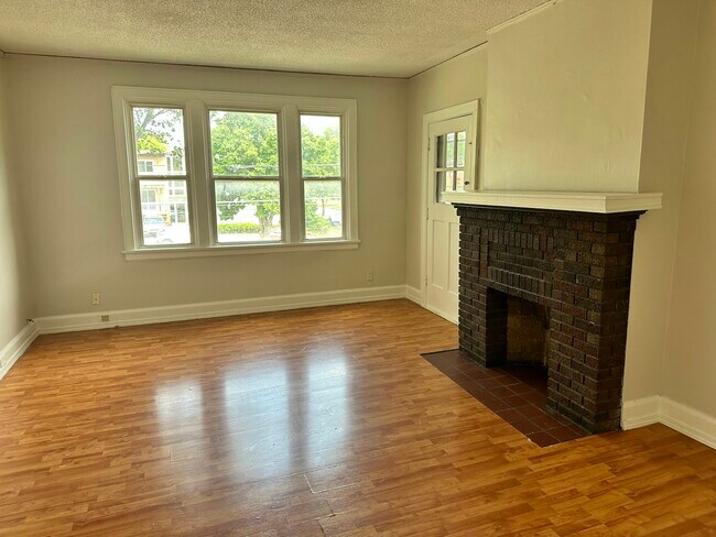 Foto del edificio - 4829 Reading Rd, Unit 2