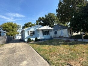Building Photo - 2109 Grandview Ave