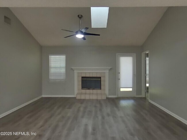 Foto del edificio - 3373 Millcrest Pl