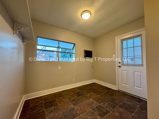 Foto del edificio - CUTE! 3bd Townhouse in Baynard Village