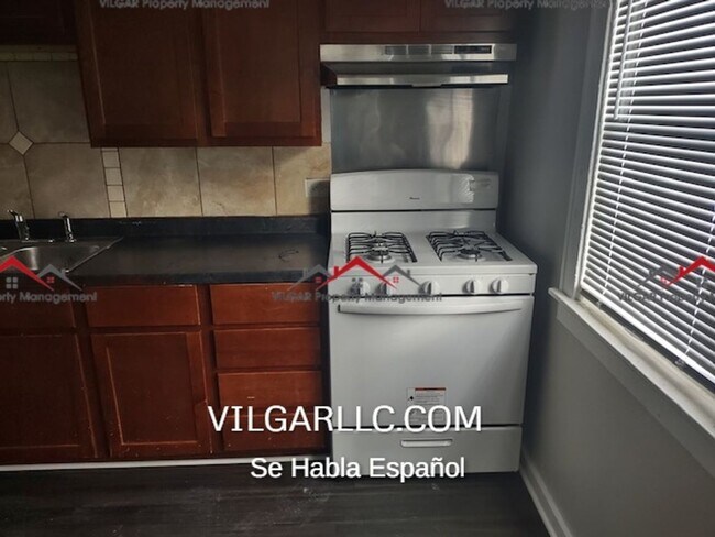 Foto del edificio - 2 bedroom, 1 bath house in Gary Indiana