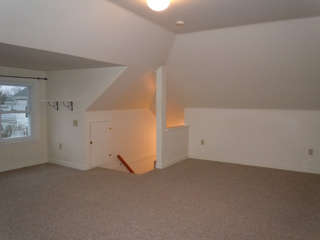 Building Photo - 106 Pitt St