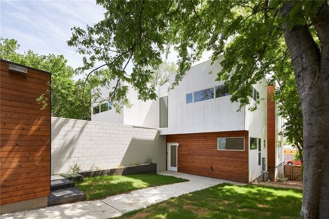 Building Photo - 2016 Jesse E. Segovia St