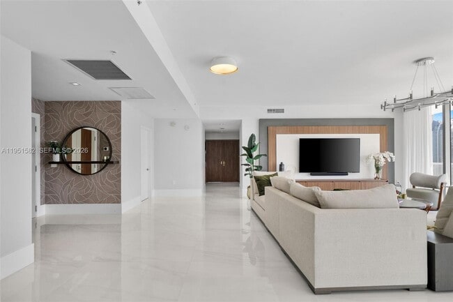 Foto del edificio - 330 Sunny Isles Blvd