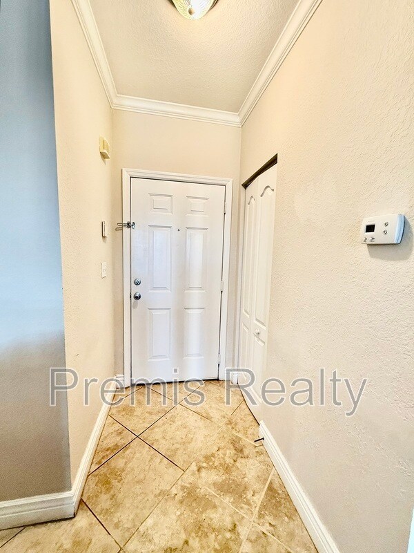 Building Photo - 2705 Via Murano