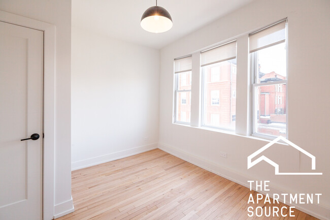 Building Photo - 2313 N Albany Ave