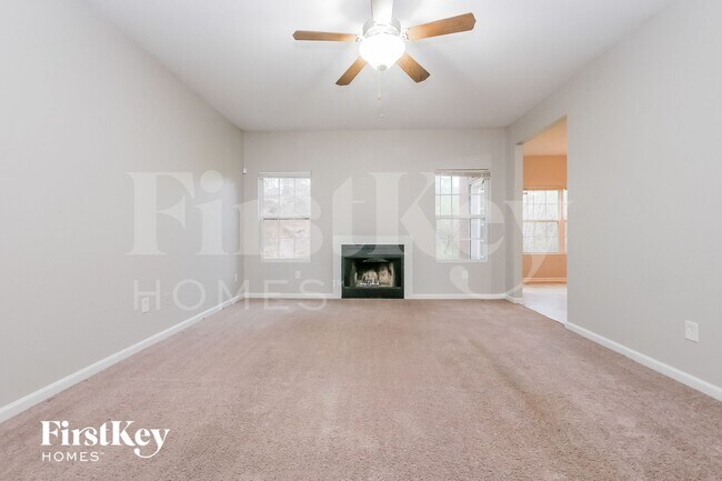 Foto del edificio - 5052 Pioneer Pkwy