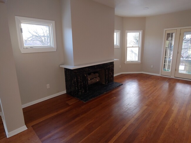 Living Room - 1357 East Blvd