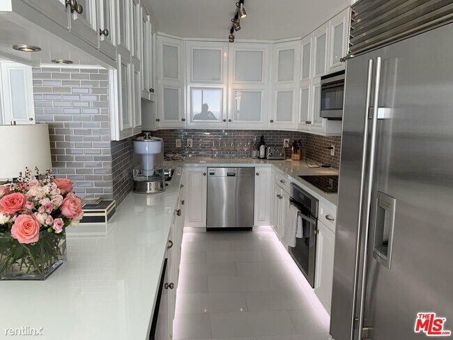 Building Photo - 1 br, 2 bath Condo - 201 Ocean Ave Unit 1608P