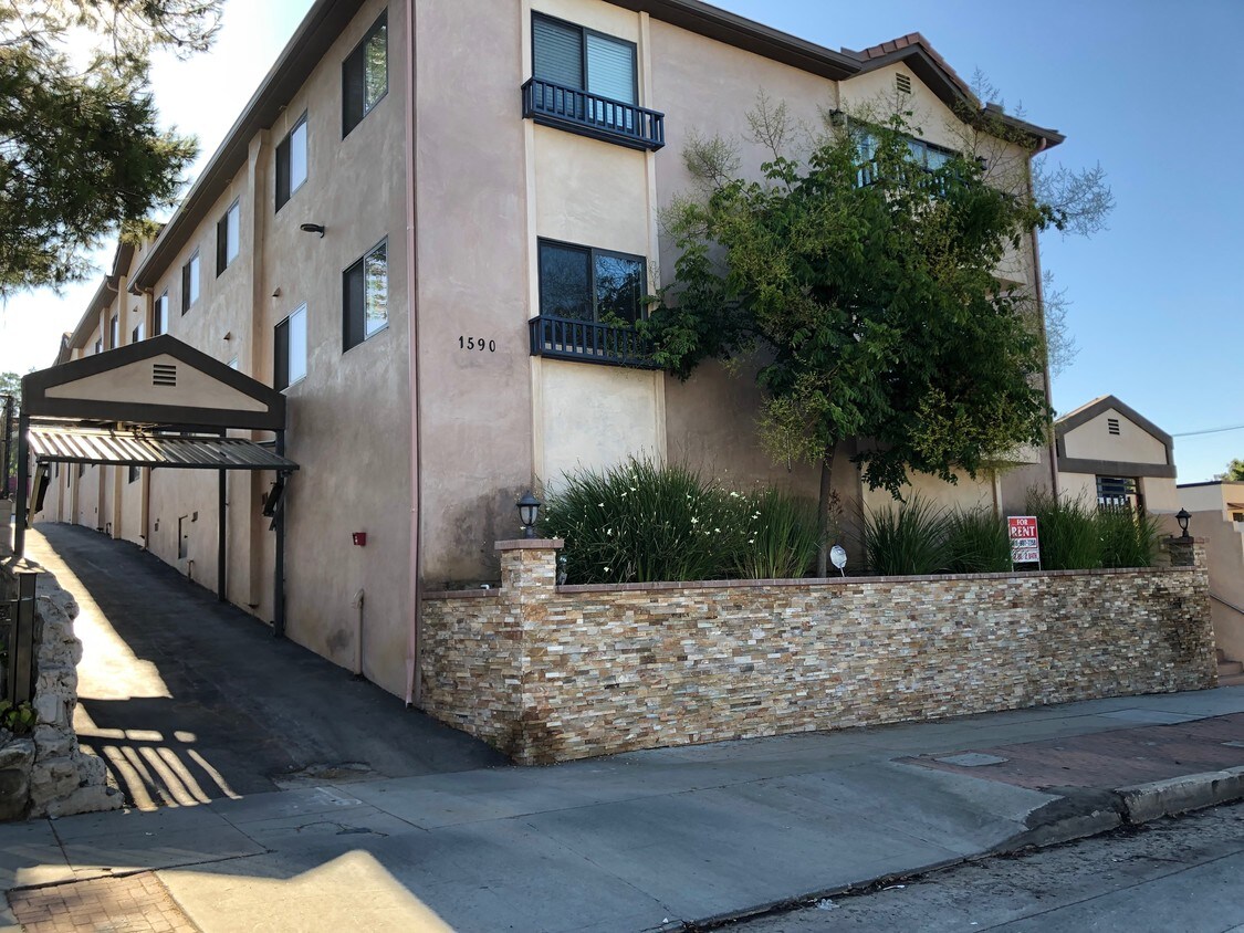 1590 N Fair Oaks Ave Unit 14, Pasadena, CA 91103 Apartment for Rent