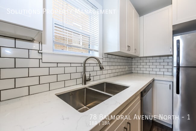 Photo du bâtiment - **Stunning One Bedroom Main Floor Unit**