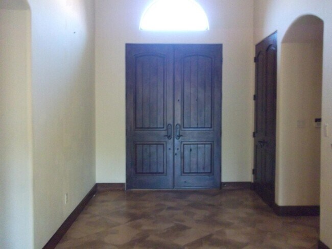 Foto del edificio - 6284 Wildwood Ct