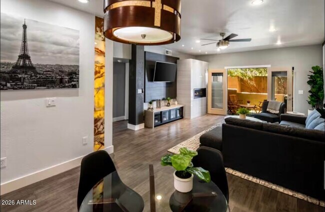 Foto del edificio - 7021 E Earll Dr