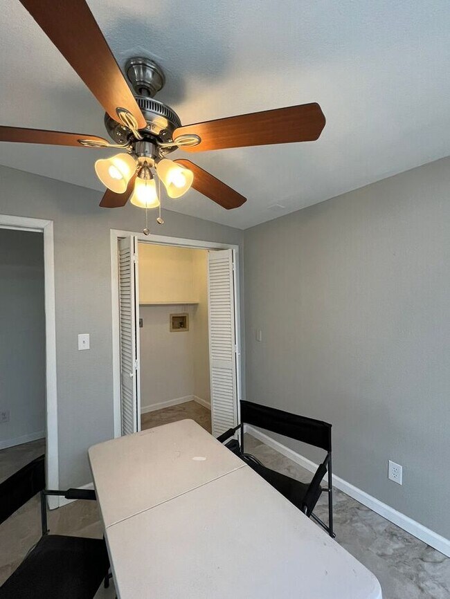 Foto del edificio - Charming 3 bedroom Central with private yard!