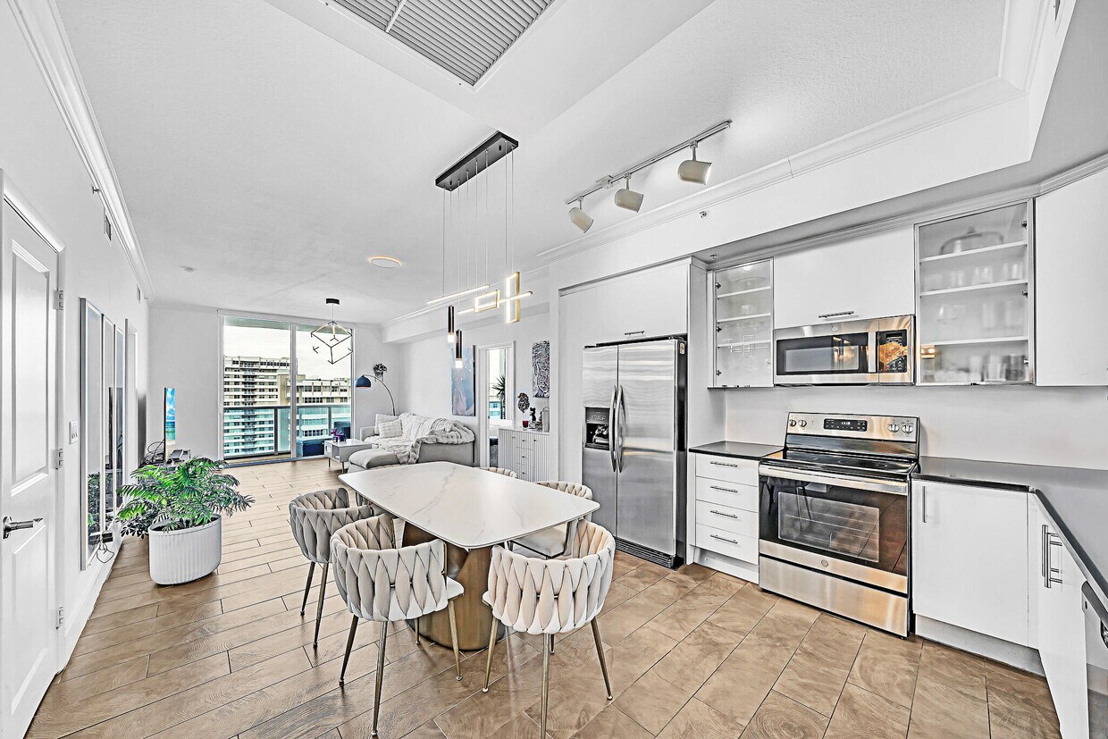 Foto principal - 1945 S Ocean Dr