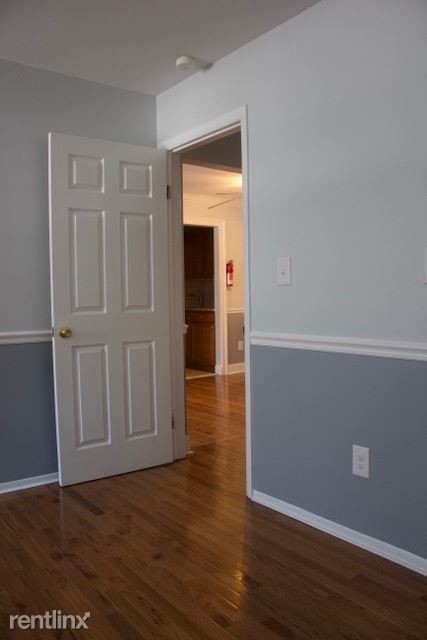 Building Photo - 1 br, 1 bath Apartment - 121 Perrin St Perrin