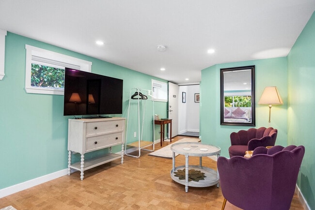 Building Photo - 5257 37th Ave SW