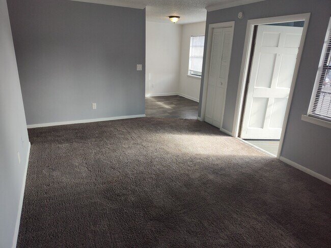 Foto del edificio - 3215 Baird Ave