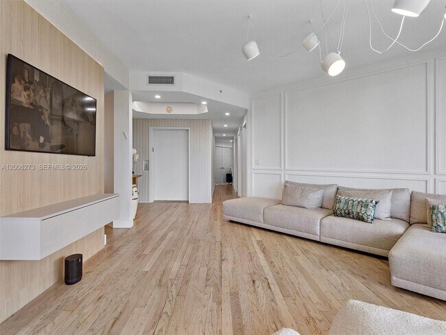 Foto del edificio - 9751 E Bay Harbor Dr