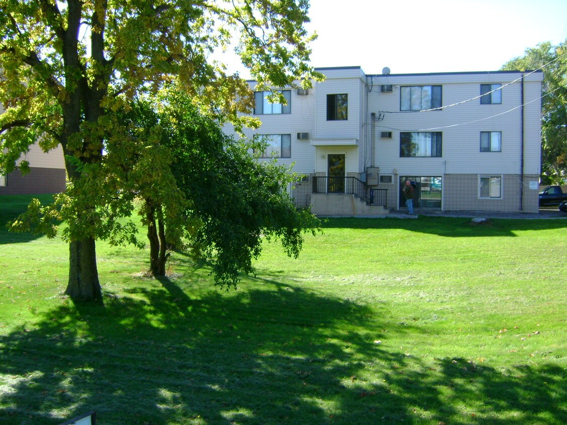 Primary Photo - 318 W 6th St