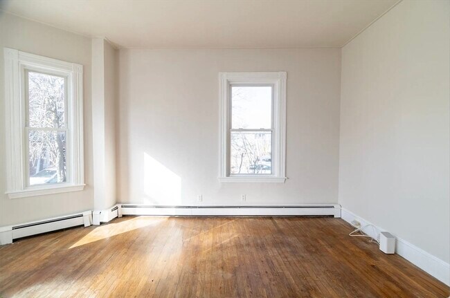 Building Photo - 4a Sherman St