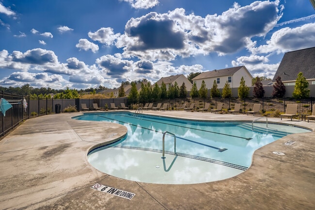 Building Photo - 605 Lake Vista Court