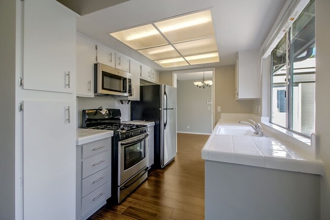 Building Photo - Rare Rental Opportunity in a Prime Los Gatos Location!