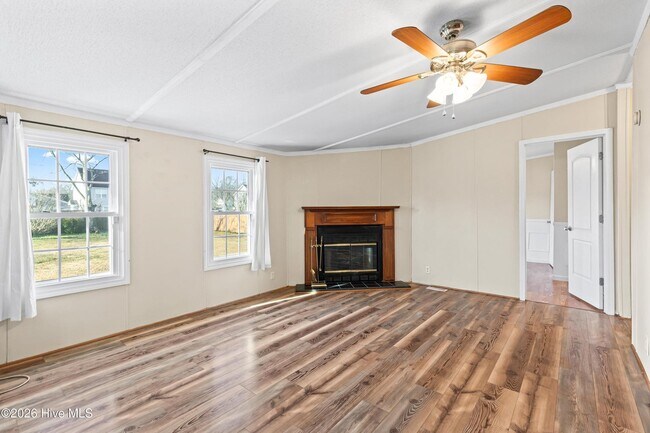 Foto del edificio - 107 Kayla Ct