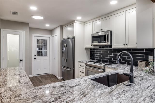 Foto del edificio - 7407 Wellcrest Dr