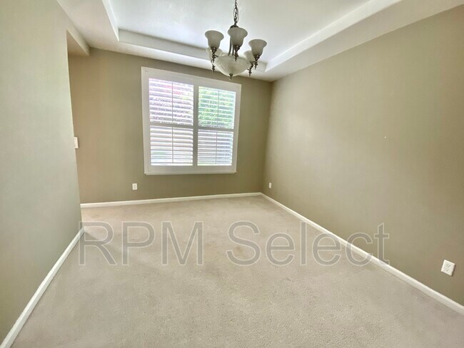 Building Photo - 637 Lavastone Dr