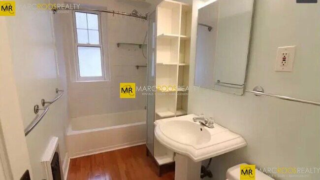 Foto del edificio - 184 Saint Paul St