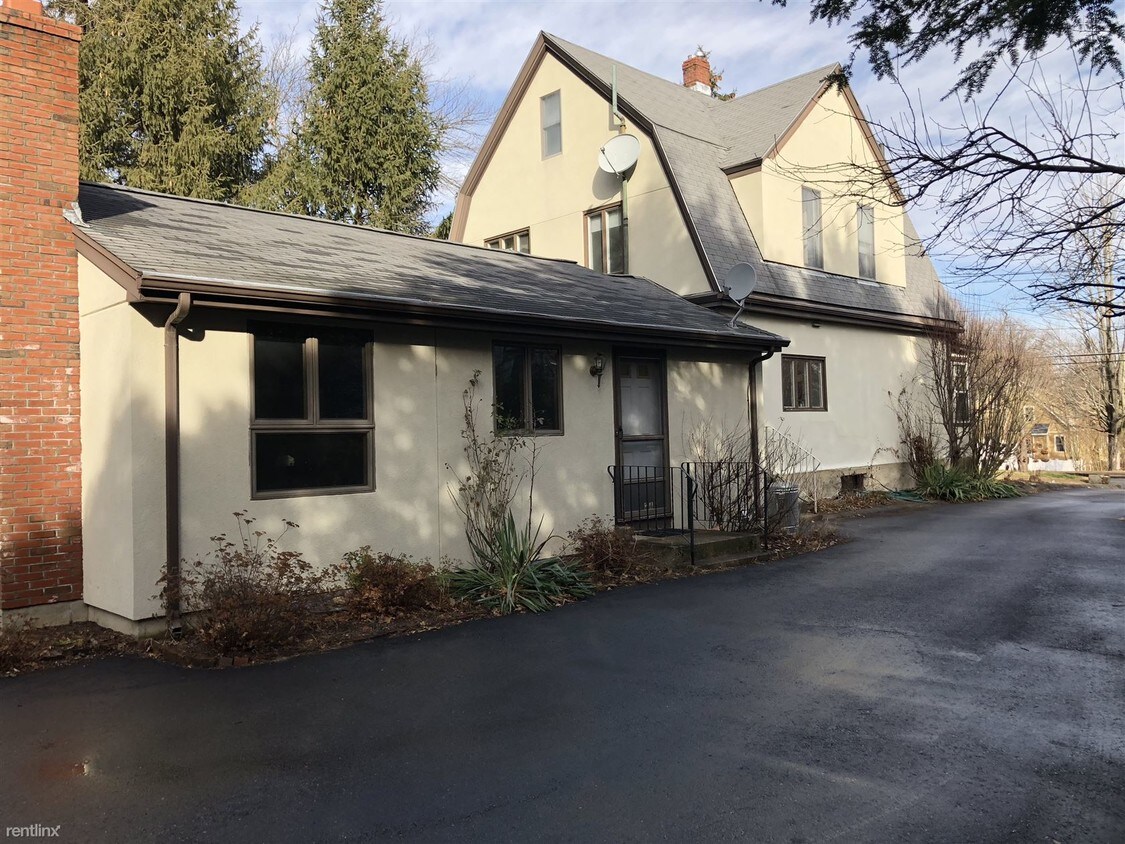 1 br, 1 bath - 24 Oak St - 1 br, 1 bath  - 24 Oak St