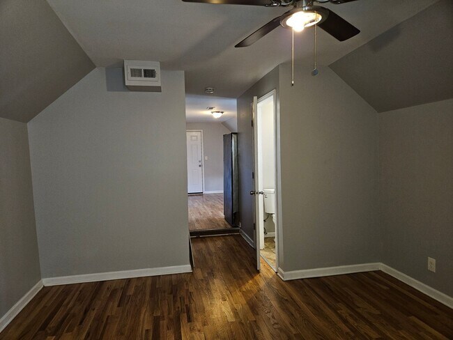 Building Photo - 4250 W Haddon Ave