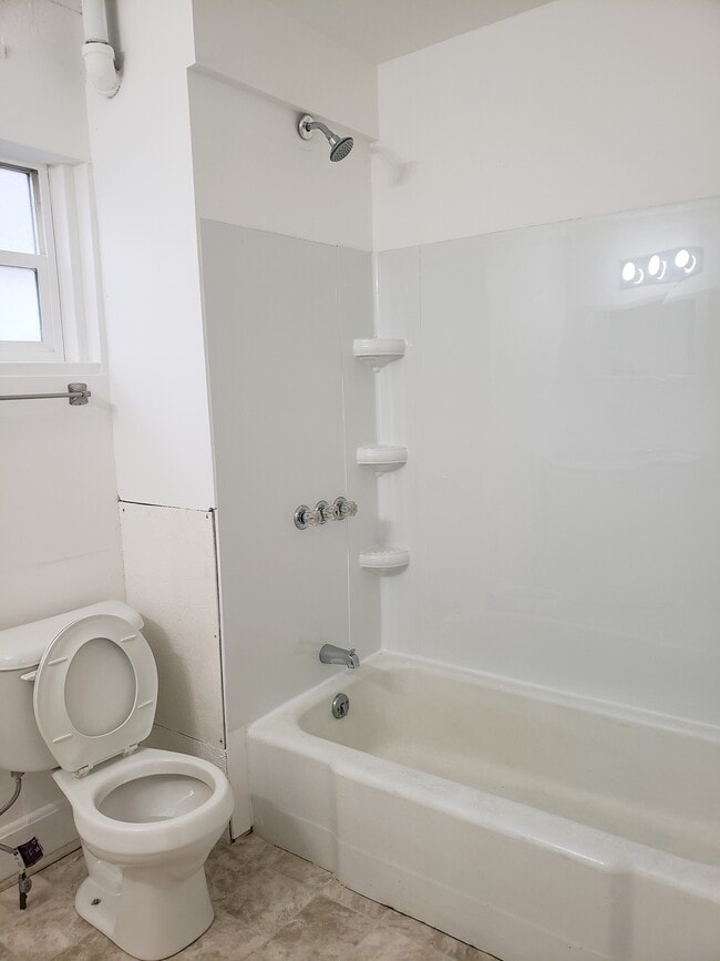 Building Photo - 296 W Church St