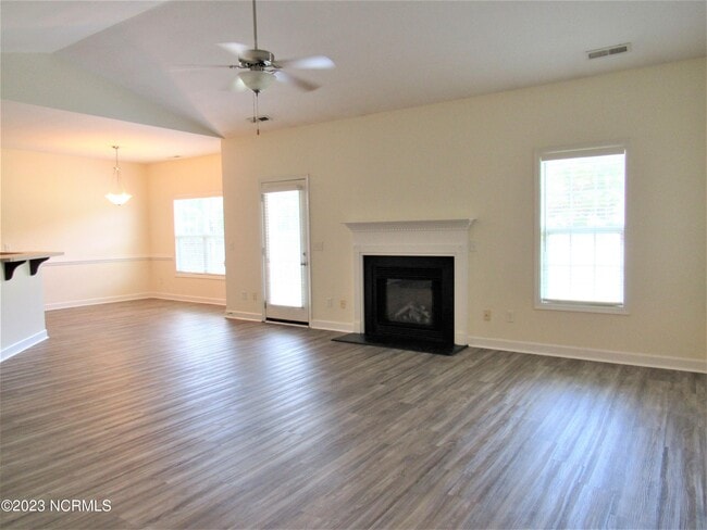 Building Photo - 229 Silver Hills Dr