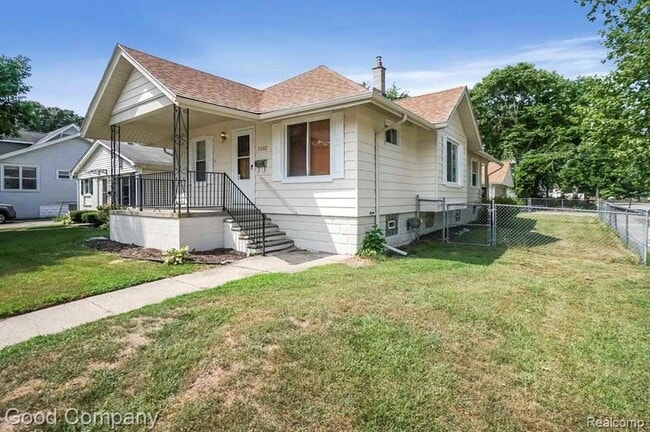 Building Photo - 1102 S Wilson Ave