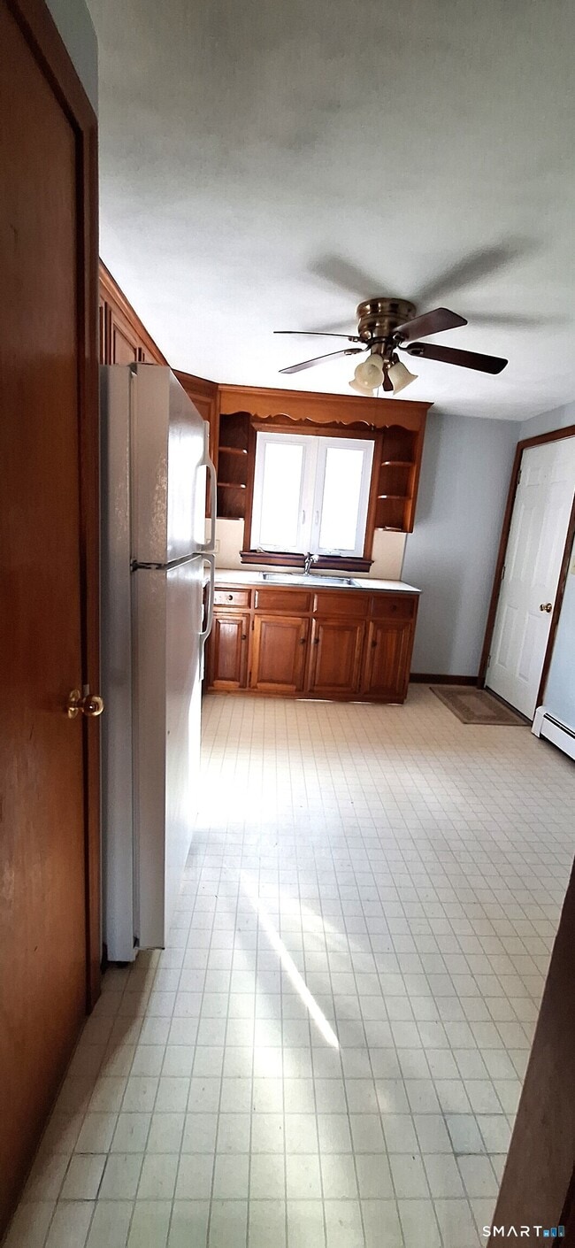 Foto del edificio - 12 Carpenter Rd