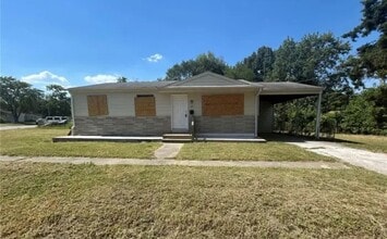 Building Photo - 35 School St