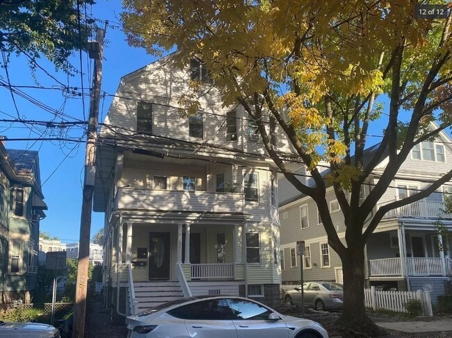 Building Photo - 192 Green St