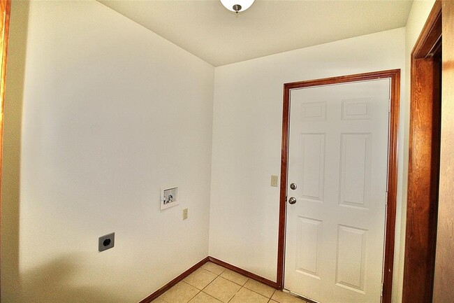 Building Photo - 1304 Commerce Dr