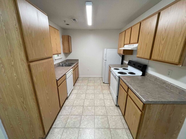 Building Photo - Rent $713/month********** 55+ Senior Commu...