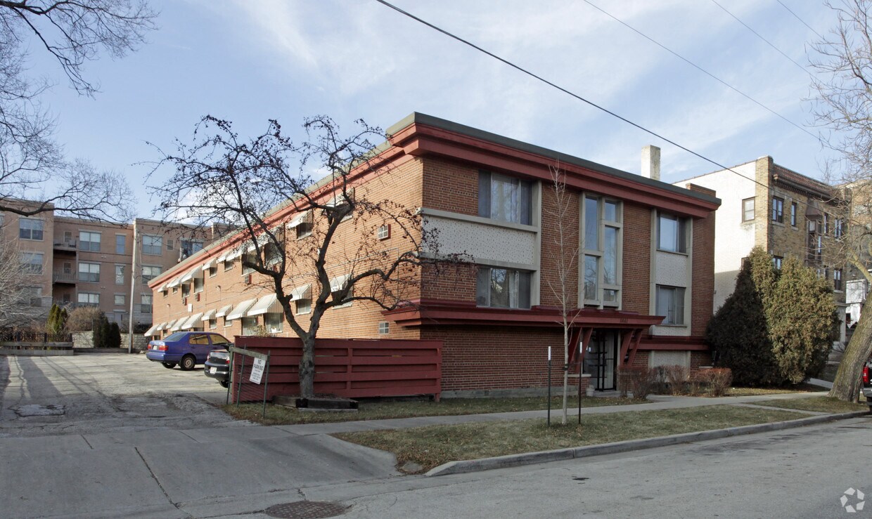 Primary Photo - 1441 N Franklin Pl