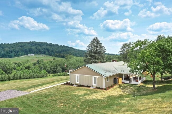 Building Photo - 790 Bendersville Wenksville Rd